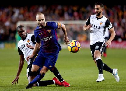 Iniesta, en el partido ante el Valencia.