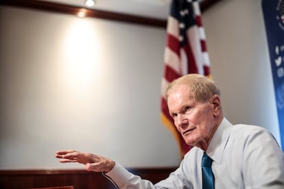 El administrador de la NASA, Bill Nelson, en la Embajada de Estados Unidos en Madrid.