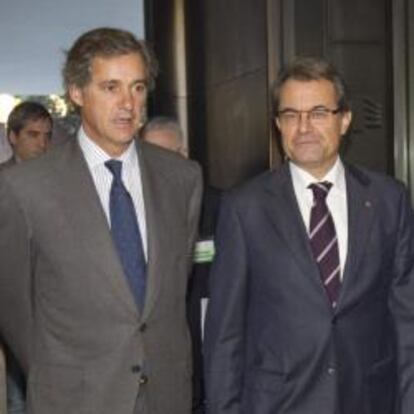 El presidente de Acciona, Jose Manuel Entrecanales, y el presidente de la Generalitat, Artur Mas (d), a su llegada al XV Congreso del Instituto de la Empresa Familiar,