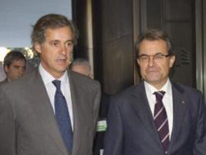 El presidente de Acciona, Jose Manuel Entrecanales, y el presidente de la Generalitat, Artur Mas (d), a su llegada al XV Congreso del Instituto de la Empresa Familiar,