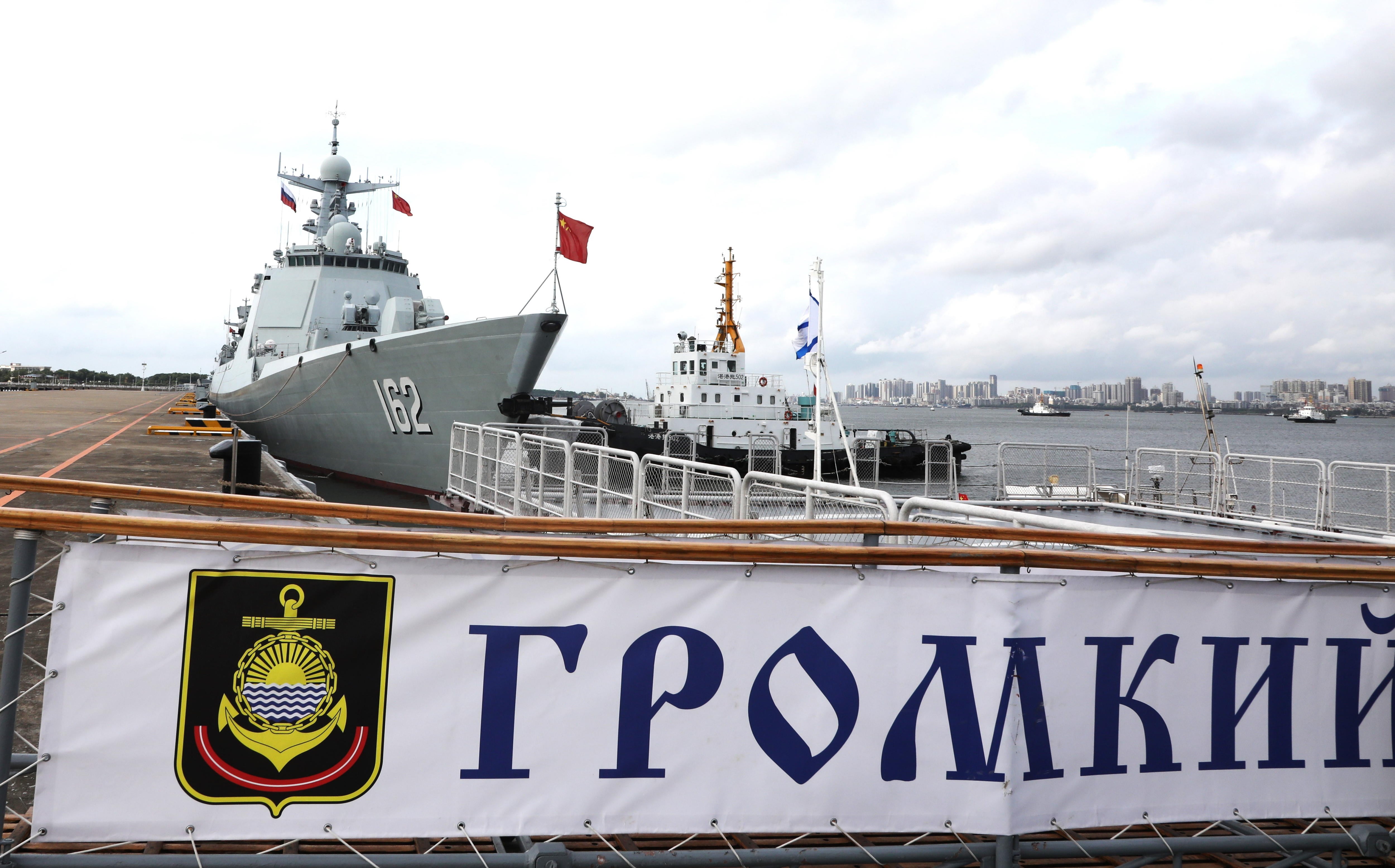 China y Rusia escenifican su cooperación militar con dos ejercicios navales en el mar del Sur de China