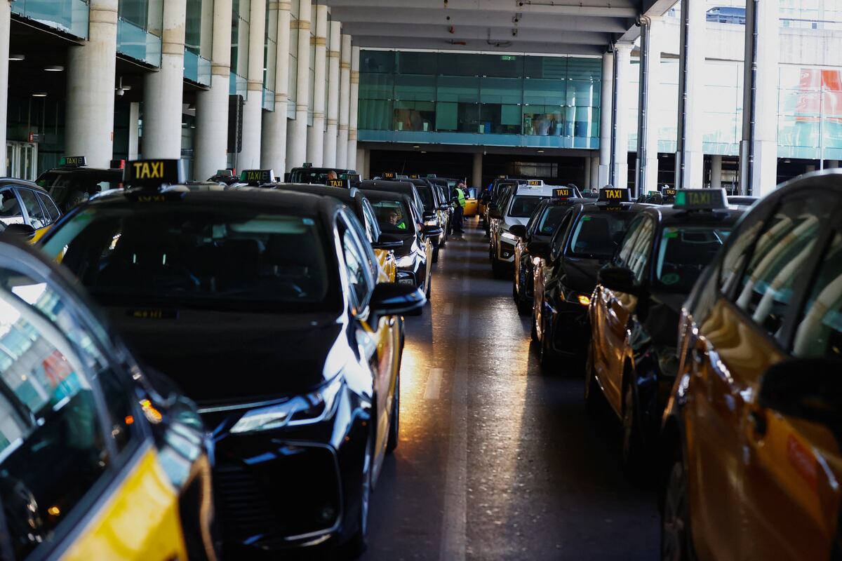 La huelga del sector del taxi, en imágenes | Fotos | Economía | EL PAÍS, image size:1200x800