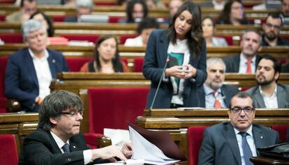 La líder de l'oposició, Inés Arrimadas, interpel·lant Carles Puigdemont.