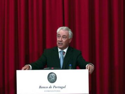 El gobernador del Banco de Portugal, Carlos Costa.