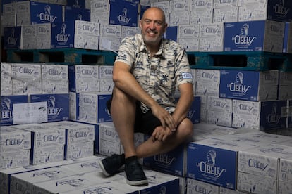 David Castro, maestro cervecero y fundador de La Cibeles, en su fabrica en Leganés