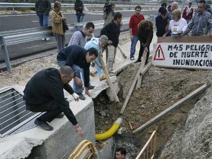 Vecinos del barrio de Santiago-Vicálvaro de Coslada