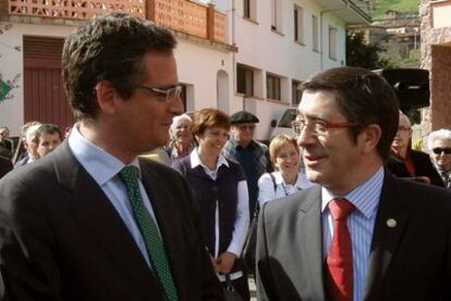 Antonio Basagoiti y Patxi López reciben el Premio a las Libertades Rafael Riego. En el acto el 'lehendakari' ha afirmado que "ETA está derrotada".