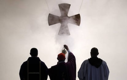 El papa Francisco en la Iglesia de San Giulio en Roma, el pasado 7 de abril.