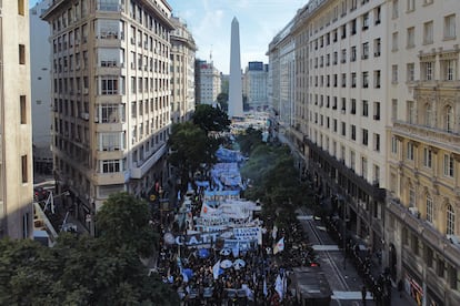 Se movilizaron hacia el Ministerio de Desregulación y Transformación del Estado.