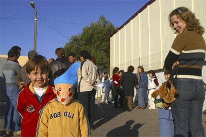 Un momento de la protesta de padres y alumnos de Balanegra.