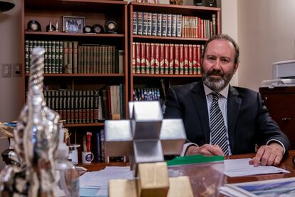 Gerardo Lozano en su casa en Ciudad de México.