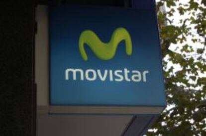 Logotipo de Movistar en una tienda de la compa&ntilde;&iacute;a.