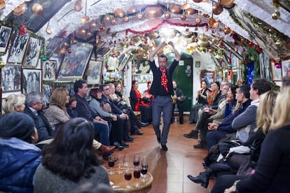 Actuación en la cueva Zambra María la canastera del granadino barrio del Sacromonte.