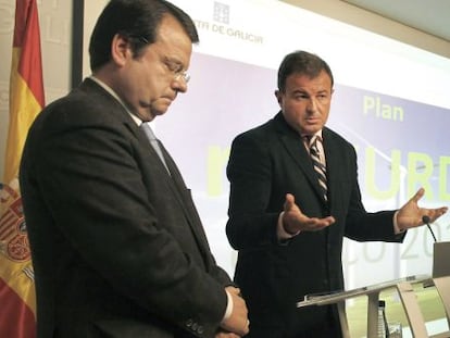 Ángel Tahoces y Javier Guerra durante la presentación de las adjudicaciones