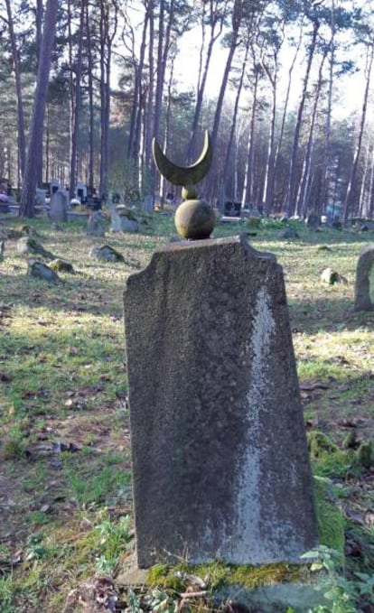 Lápida del siglo XVII del cementerio tártaro musulmán de Kruszyniany.