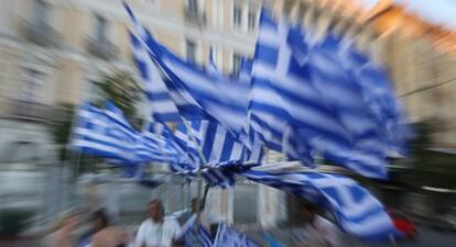 Partidários do não em Atenas.