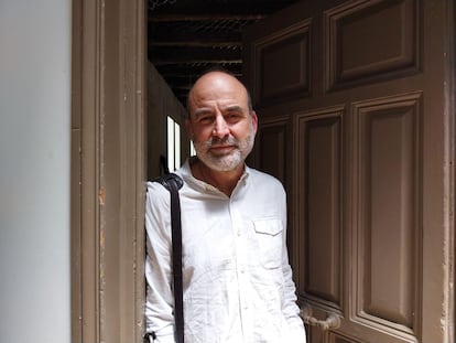 El poeta y novelista Ernesto Pérez Zúñiga.