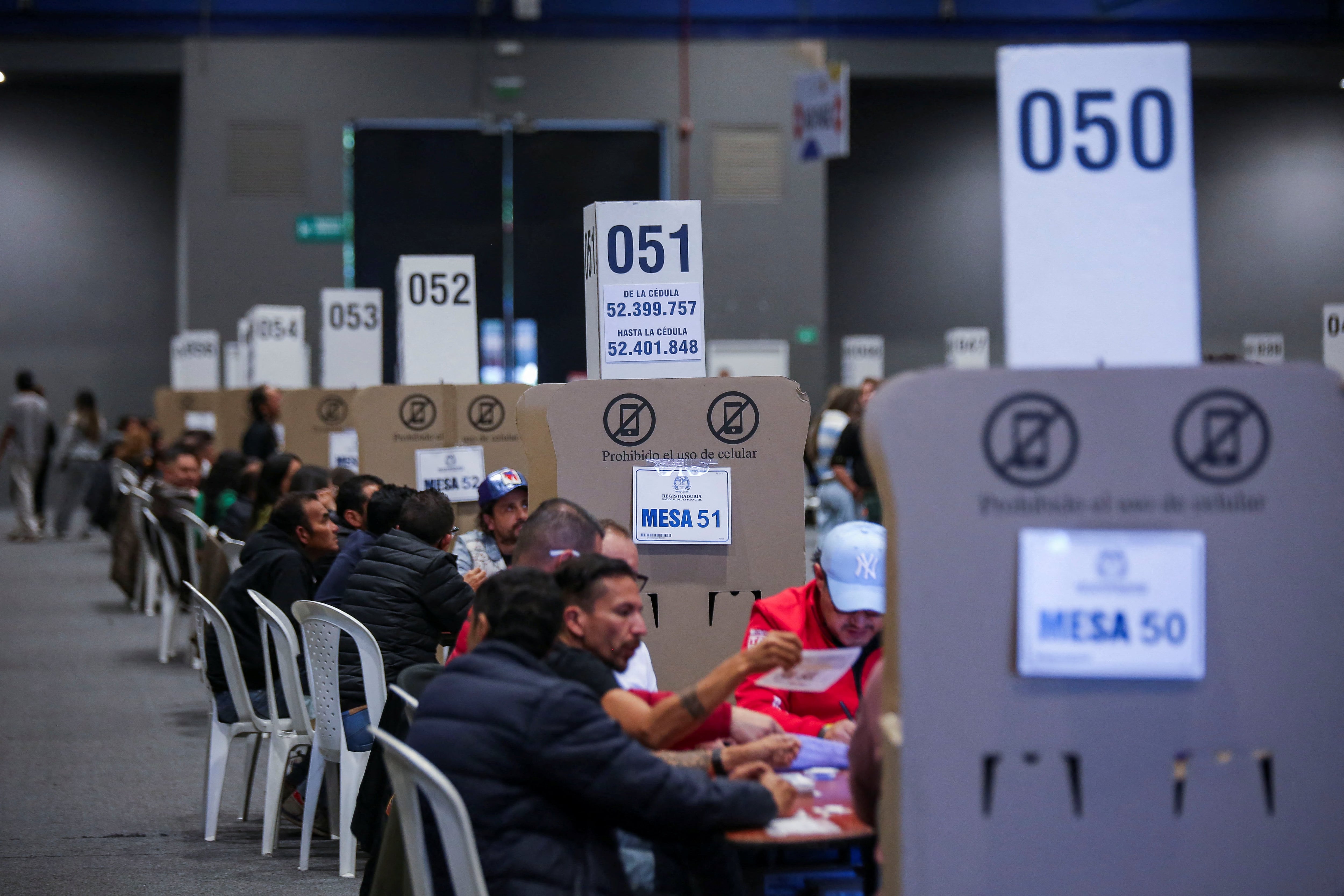 Colombia se divide en las urnas y se reencuentra en la Constitución
