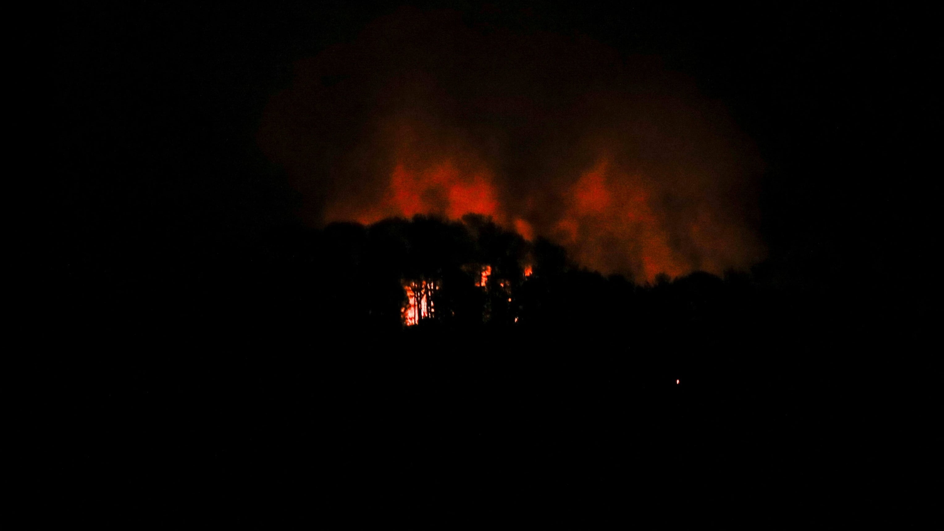 Claves del ataque militar a Venezuela: bombardeos de madrugada y un presidente “capturado”