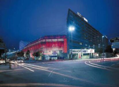 El estadio de Basilea St. Jakob-Park, un proyecto del estudio de arquitectura suizo Herzog & De Meuron.