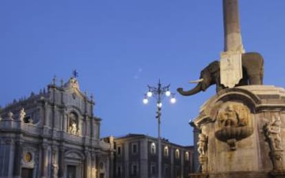 Piazza del Duomo de Catania (Sicilia).