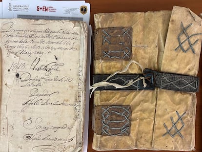 Algunos de los manuscritos recuperados y depositados ahora en el Archivo del Reino.