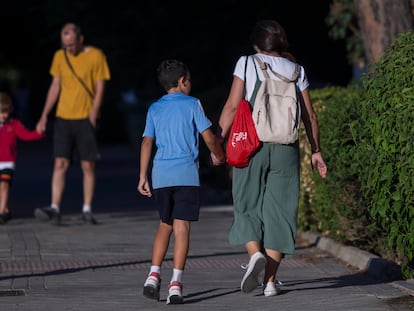 Padres y madres menos alegres pero más plenos