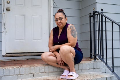 Vianney Mejía en su casa en Charlotte, el 5 de octubre de 2025.