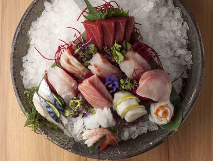 Plato de sashimi muriawase en Enso Sushi.