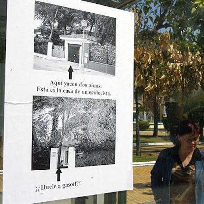 Uno de los carteles amenazantes aparecidos ayer en El Puerto de Santa María.