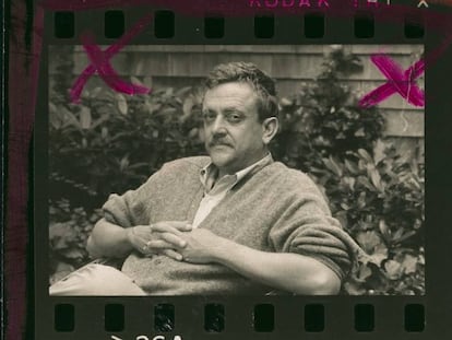 Kurt Vonnegut, sentado en Concord (Nueva Hampshire), en una imagen de 1971.