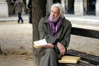 El actor Donald Sutherland en una imagen de la serie &#039;Crossing lines&#039;. 