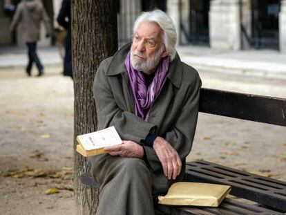 El actor Donald Sutherland en una imagen de la serie &#039;Crossing lines&#039;. 