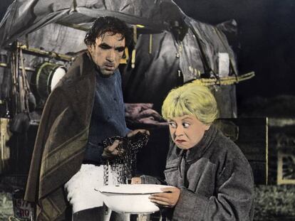 Anthony Quinn y Giuletta Masina en 'La strada' (1954), de Fellini.