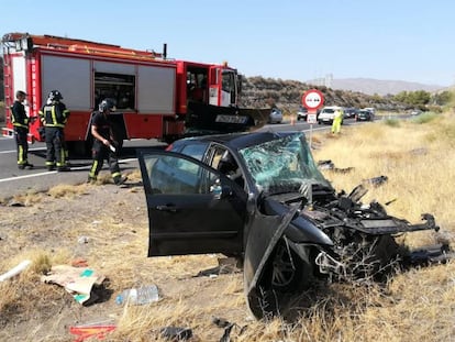 Un coche accidentado el pasado sábado en la carretera N-340A, Almería.