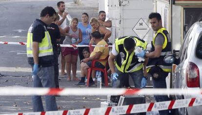 Agentes de Polic&iacute;a Cient&iacute;fica investigan el tiroteo de septiembre de 2014 en Parla.