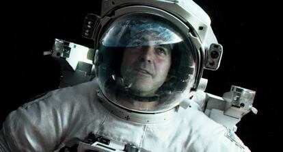 George Clooney como astronauta en &#039;Gravity&#039;, su mayor &eacute;xito en taquilla. 