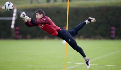 Raúl, en un entrenamiento con el Athletic en Lezama.