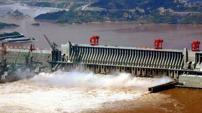 Presa Three Gorges en el río Yangtsé (Hubei, China).