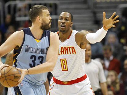 Marc Gasol y Dwight Howard.