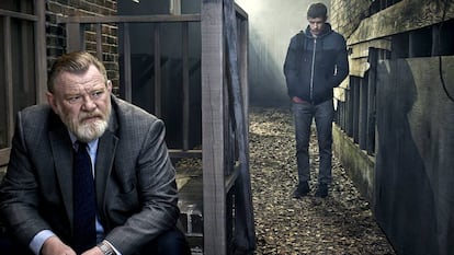 Brendan Gleeson y Harry Treadaway en una imagen de la serie 'Mr. Mercedes'.