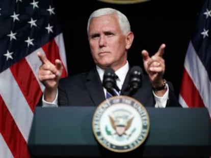 Pence sostiene que Rusia, China y Corea del Norte quieren desbaratar los sistemas de satélites de su país