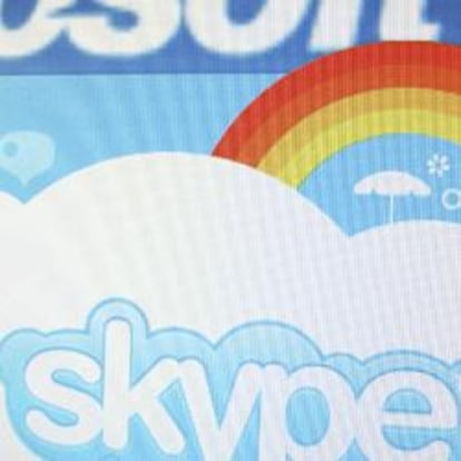 Logotipos de Skype y Microsoft en una pantalla