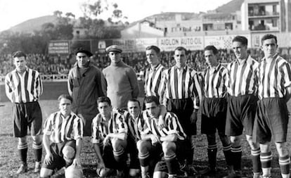 Jugadores del Athletic en el partido Europa-Athletic (2-2) de la temporada 1929-1930.