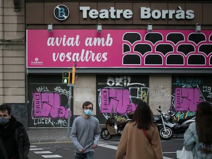 El teatro Borràs de Barcelona cerrado, durante la pandemia.
