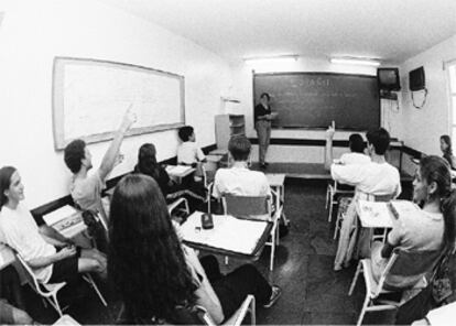 Una clase de lengua española en la escuela Édem de Río de Janeiro (Brasil).