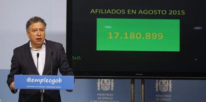 El secretario de Estado de la Seguridad Social, Tom&aacute;s Burgos, durante la &uacute;ltima presentaci&oacute;n de los datos de paro registrado en el Servicio P&uacute;blico de Empleo Estatal (SEPE) y los de afiliaci&oacute;n a la Seguridad Social correspondientes al mes de agosto de 2015. 