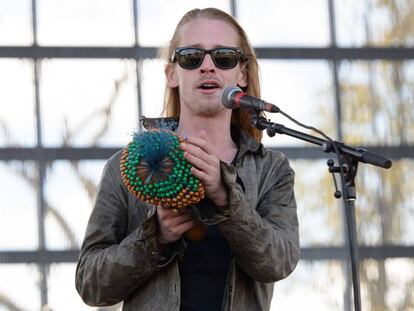 Macaulay Culkin, durante un concierto de The Pizza Underground en Chicago