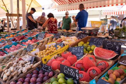 Un mercado en Niza (Francia).