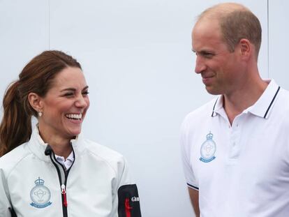 Kate Middleton y Guillermo de Inglaterra, en la regata The King's Cup en Cowes, Inglaterra, este mes.